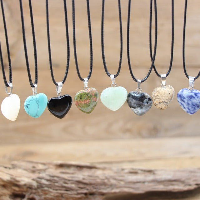 Collar con Colgante de Corazón en Piedra Ágata