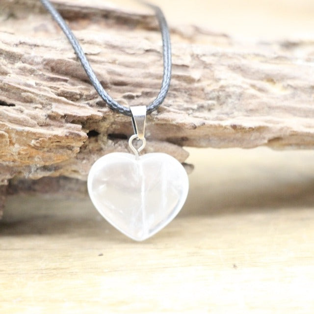 Collar con Colgante de Corazón en Piedra Ágata