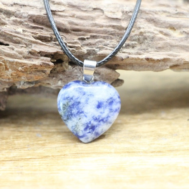 Collar con Colgante de Corazón en Piedra Ágata