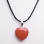 Collar con colgante de corazón de piedra natural