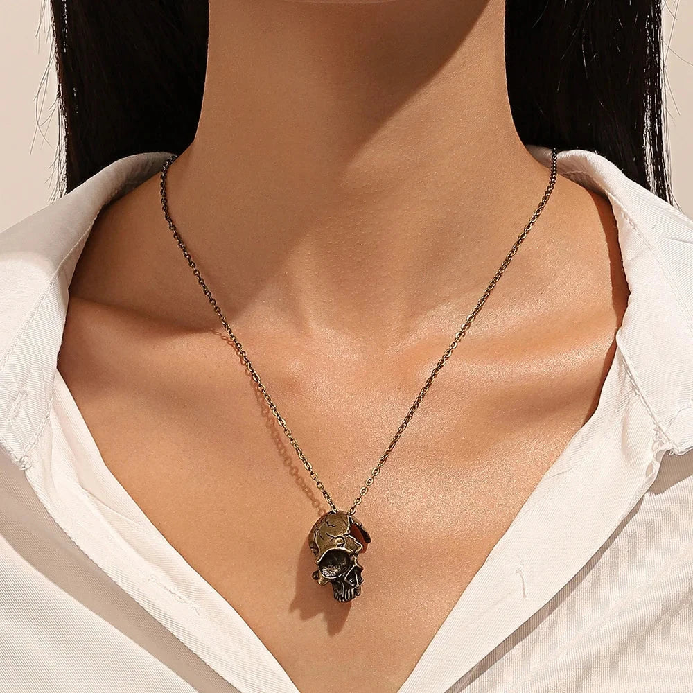 Collar con Colgante de Calavera Cabeza de Muerto bronce
