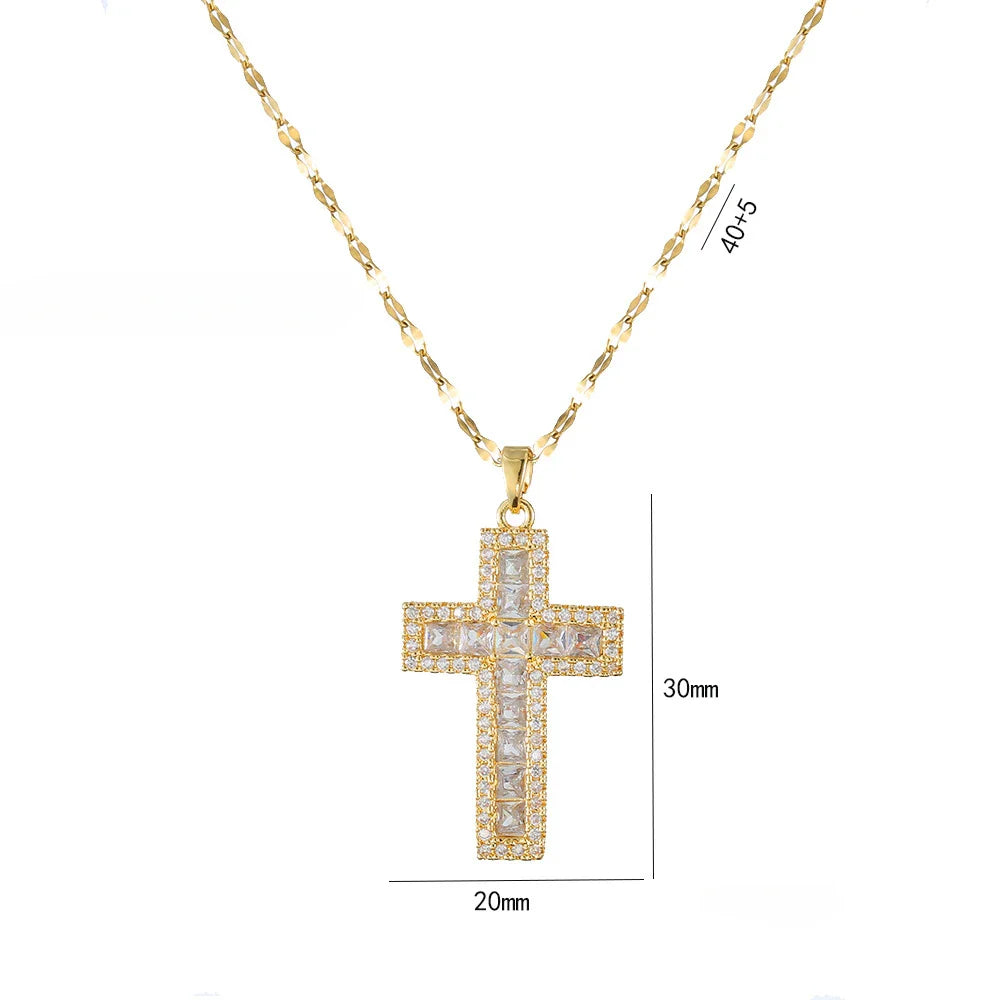 Collar con Colgante Cruz Cristiana en Circonio