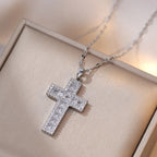 Collar con Colgante Cruz Cristiana en Circonio B