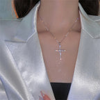 Collar con Colgante de Cruz en Circonio