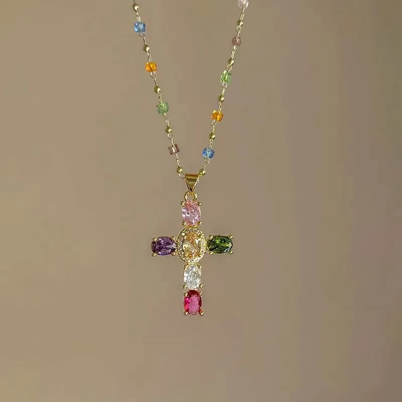 Collar con Colgante de Cruz en Circonita para Mujer
