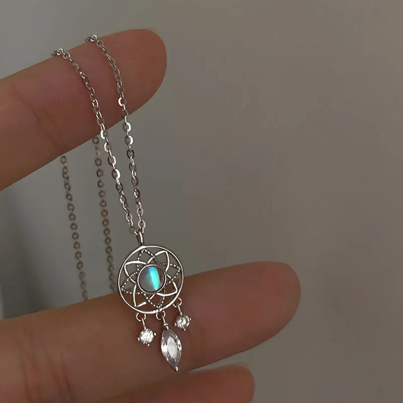 Collar con Colgante Elegante de Piedra de Luna