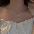 Collar con Colgante Elegante de Piedra de Luna
