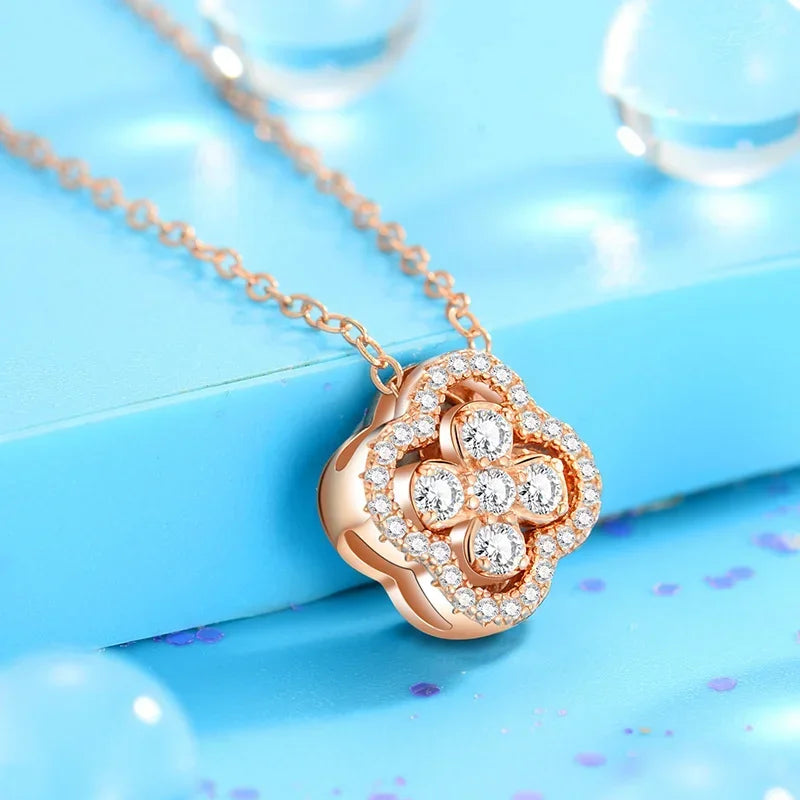 Collar con Colgante de Hoja de Trébol de 4 Hojas en Circonio oro rosa