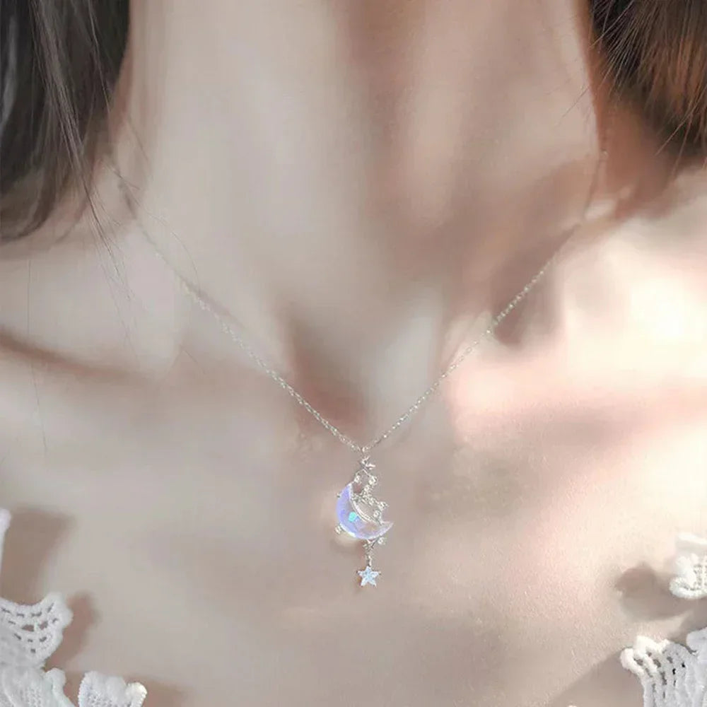 Collar con Colgante de Piedra de Luna y Estrellas 1