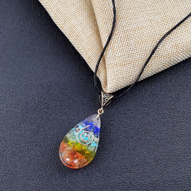 Collar con Colgante de Piedras 7 Chakras