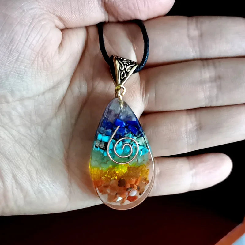 Collar con Colgante de Piedras 7 Chakras