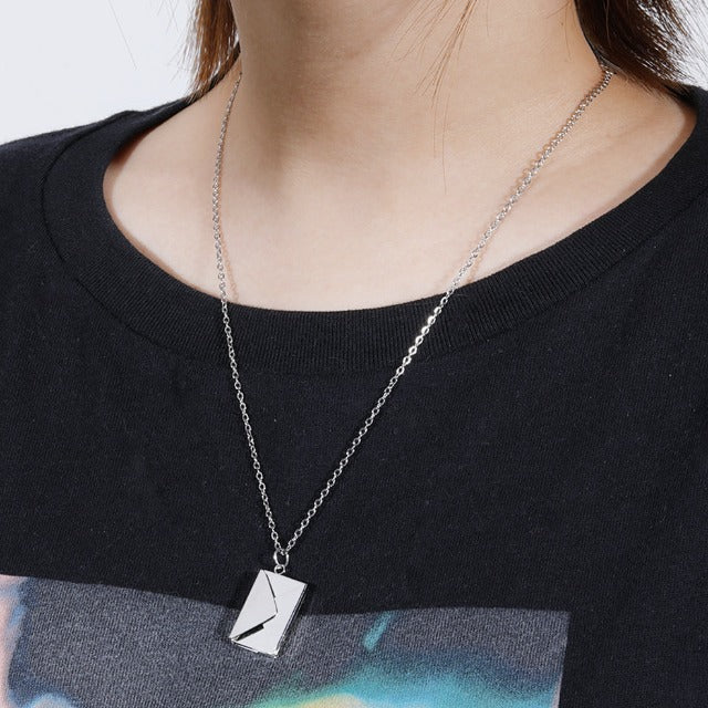 Collar con Colgante de Sobre plata