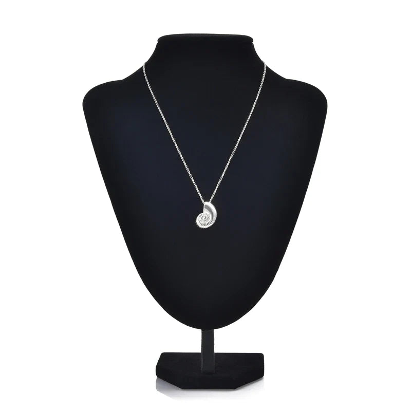 Collar con Colgante de Concha Caracol para Hombre plata