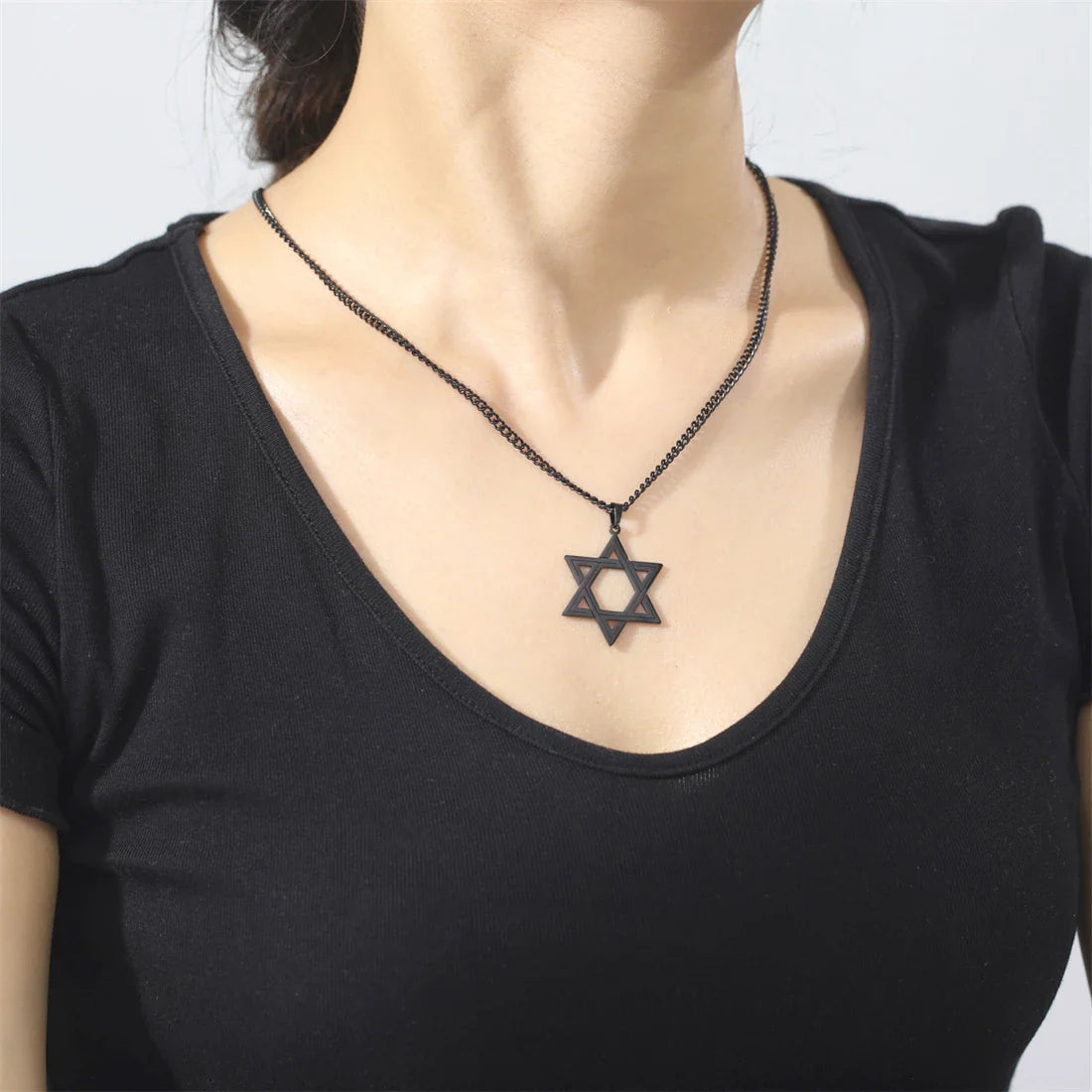 Collar con Colgante Estrella de David negro