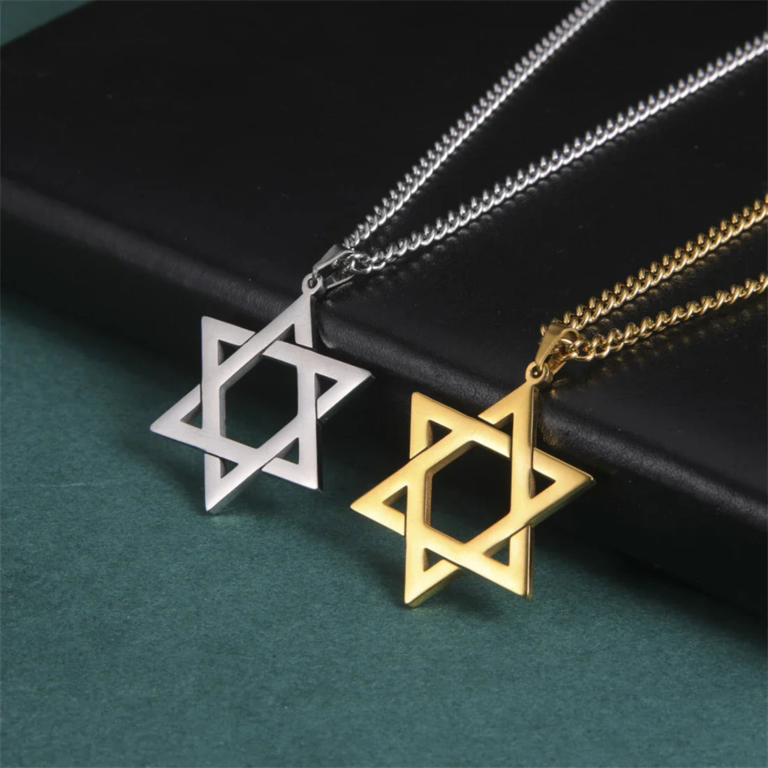 Collar con Colgante Estrella de David oro