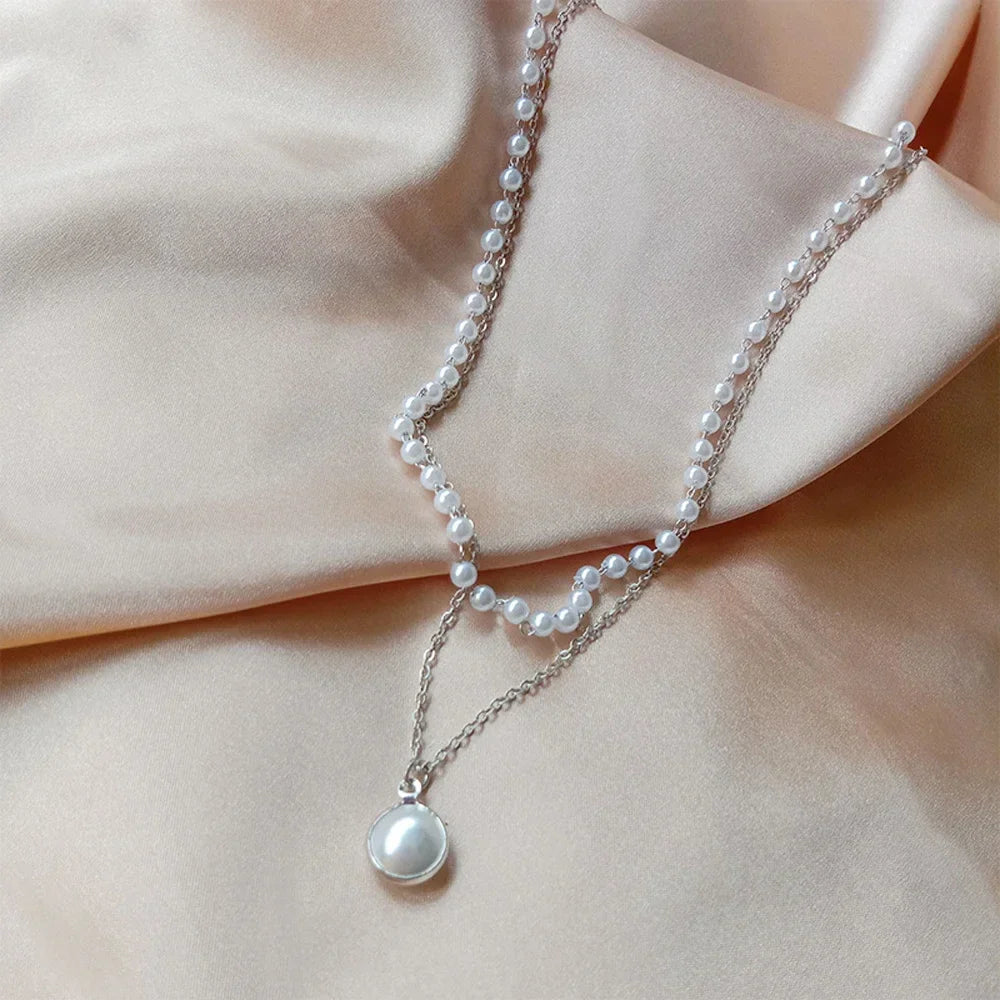Collar con Colgante de Perlas Blancas plata
