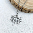 Collar con Colgante Hoja de Arce plata