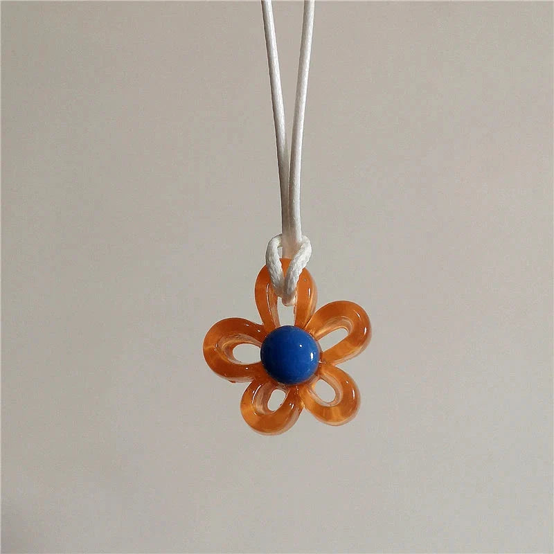 Collar con Colgante de Flor Colorida marrón