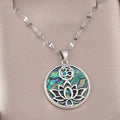 Collar con Colgante de Flor de Loto