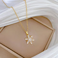 Collar con Colgante de Copo de Nieve de Cristal