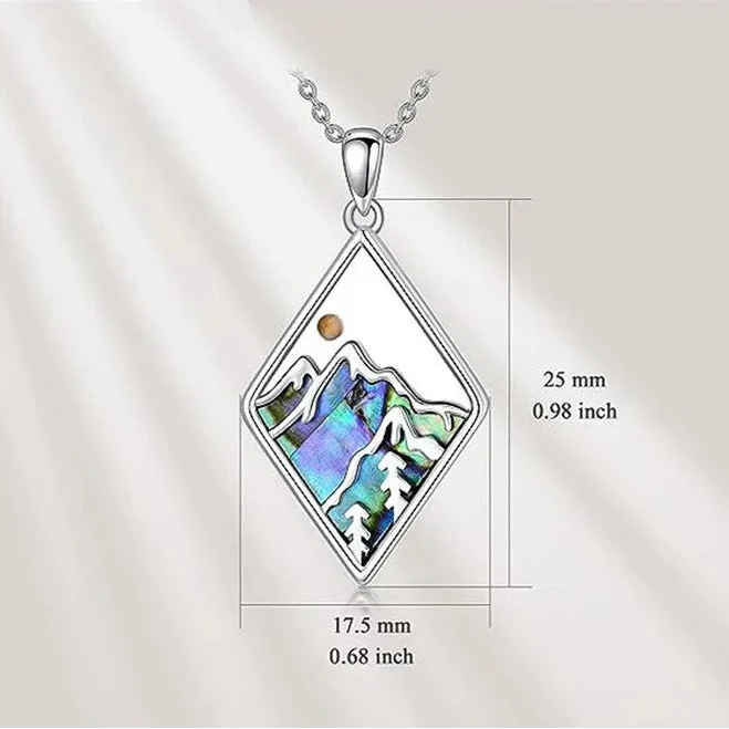 Collar con Colgante Geométrico Montaña