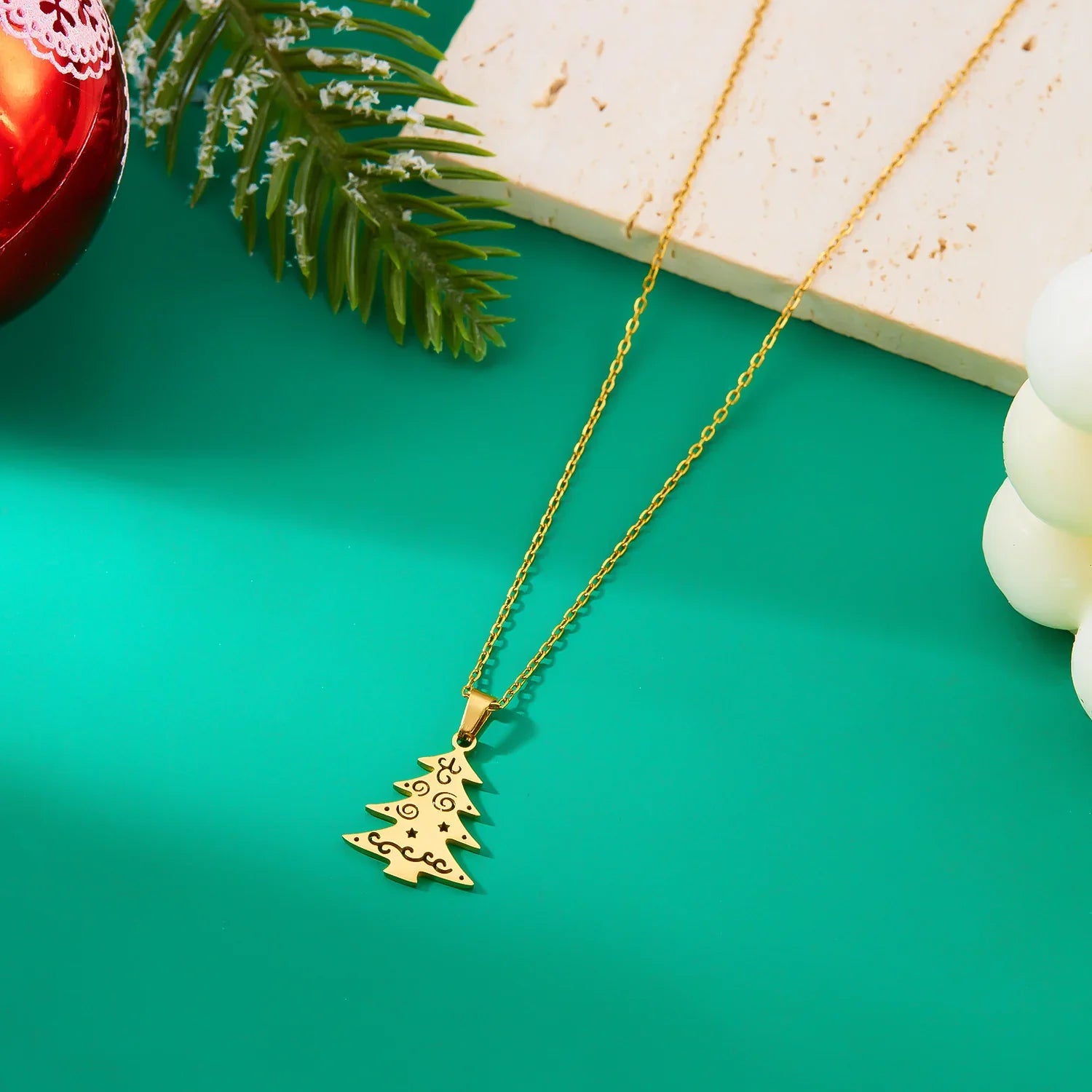 Collar con Colgante Invernal abeto oro