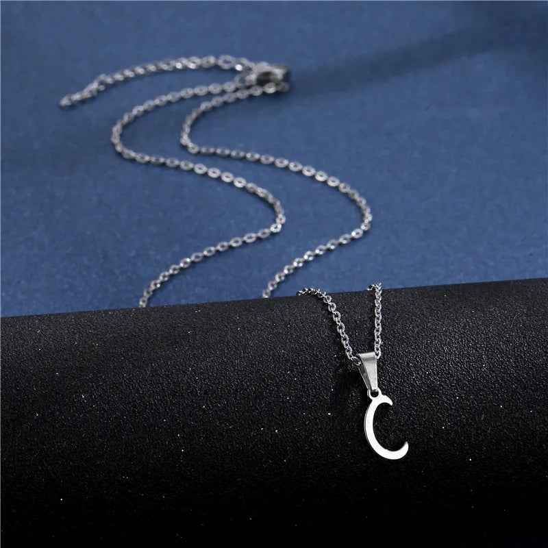 Collier avec pendentif initiale argenté - lettre