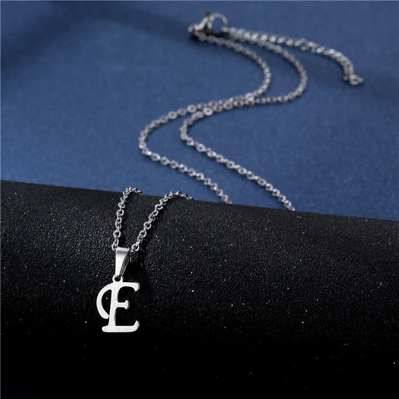 Collier avec pendentif initiale argenté - lettre