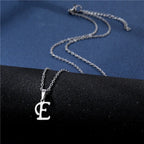 Collier avec pendentif initiale argenté - lettre