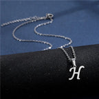 Collier avec pendentif initiale argenté - lettre
