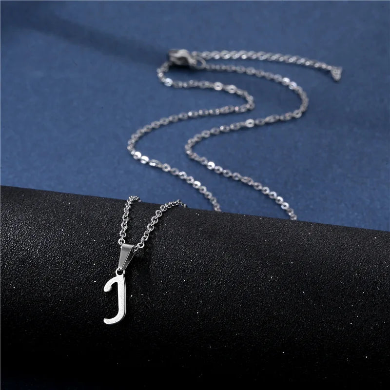 Collier avec pendentif initiale argenté - lettre