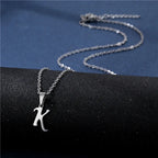 Collier avec pendentif initiale argenté - lettre