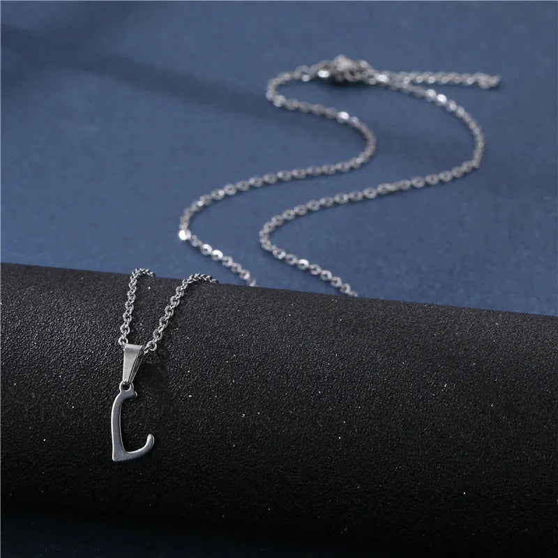 Collier avec pendentif initiale argenté - lettre