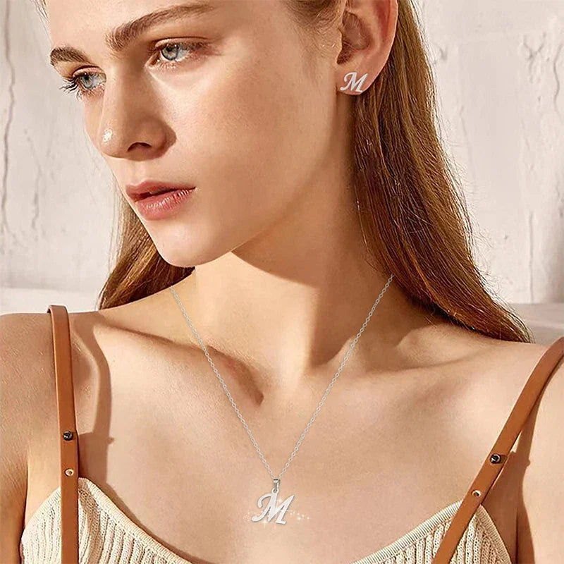 Collier avec pendentif initiale argenté - lettre