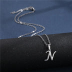 Collier avec pendentif initiale argenté - lettre