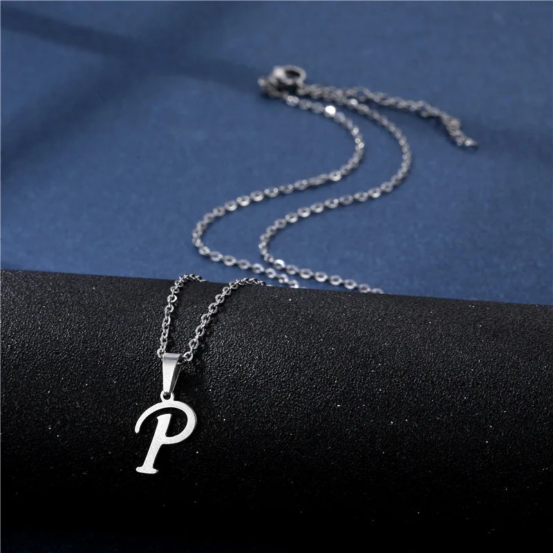 Collier avec pendentif initiale argenté - lettre
