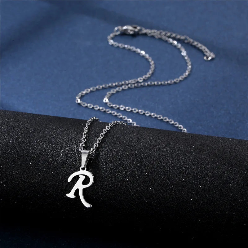 Collier avec pendentif initiale argenté - lettre