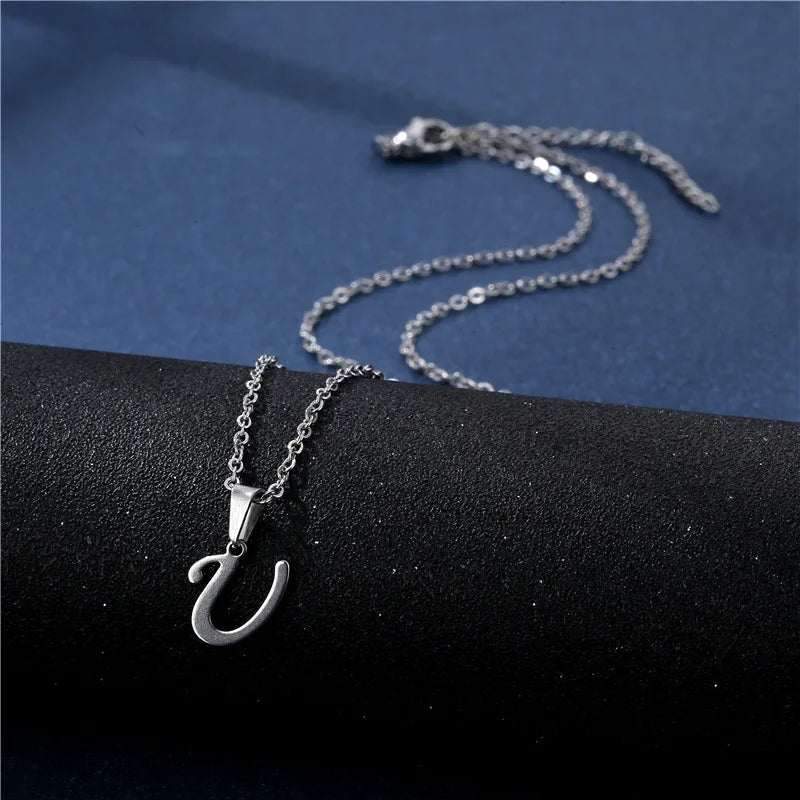 Collier avec pendentif initiale argenté - lettre