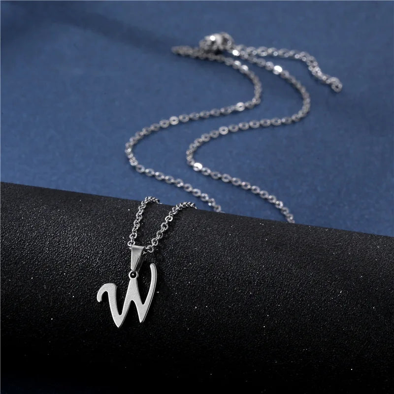 Collier avec pendentif initiale argenté - lettre