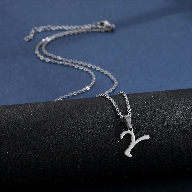 Collier avec pendentif initiale argenté - lettre