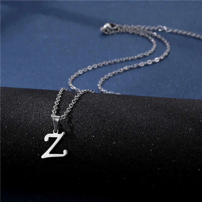 Collier avec pendentif initiale argenté - lettre