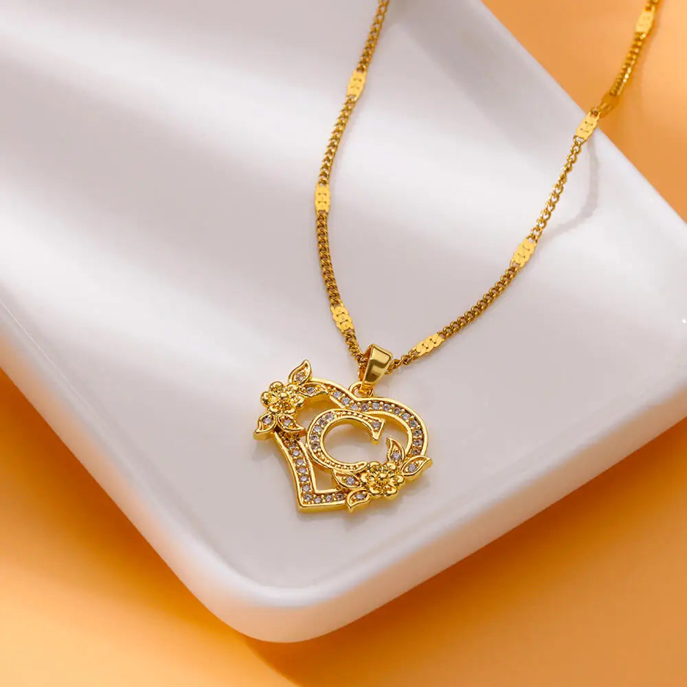 Collier avec pendentif initiale et coeur - lettre