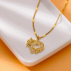 Collier avec pendentif initiale et coeur - lettre