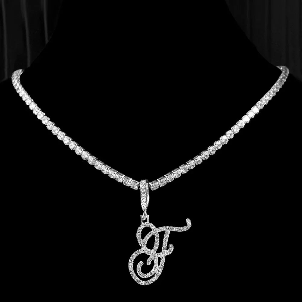 Collier avec pendentif initiale et strass - lettre