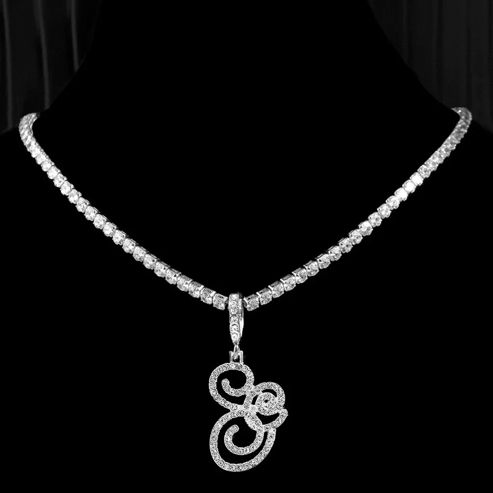 Collier avec pendentif initiale et strass - lettre