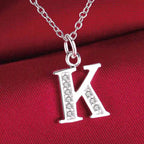 Collier avec pendentif initiale et strass - lettre