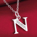 Collier avec pendentif initiale et strass - lettre