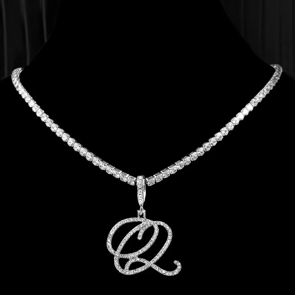 Collier avec pendentif initiale et strass - lettre
