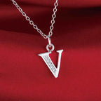 Collier avec pendentif initiale et strass - lettre