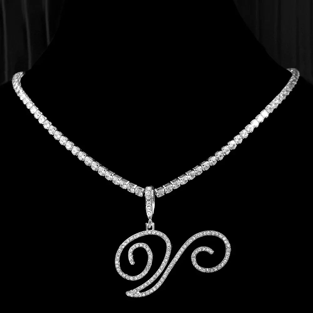 Collier avec pendentif initiale et strass - lettre
